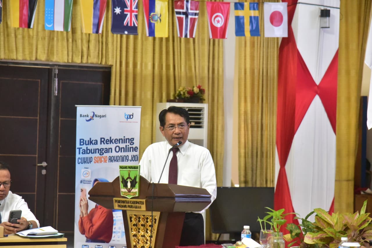 BUPATI PADANG PARIAMAN RESMI BUKA HIGH LEVEL MEETING TP2DD DAN LUNCURKAN SISTEM PEMBAYARAN PAJAK DAERAH SECARA NON TUNAI